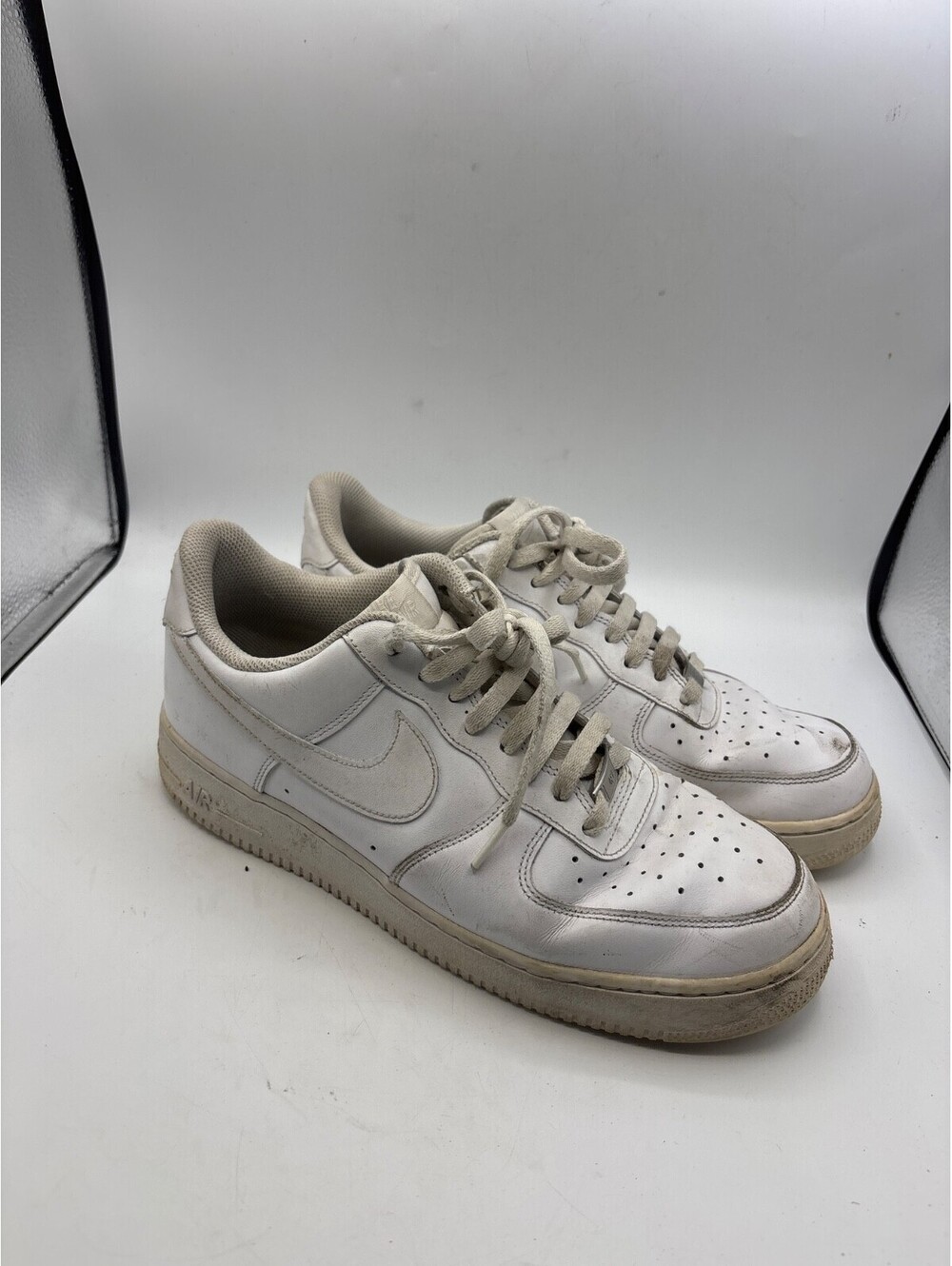 Nike Mens Air Force 1 Low Sneakers White Size 8.5 Leather Casual Shoes 315122-11